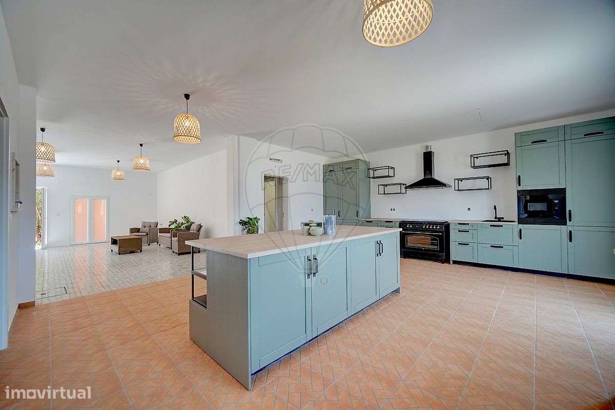 Moradia T6 para venda-12