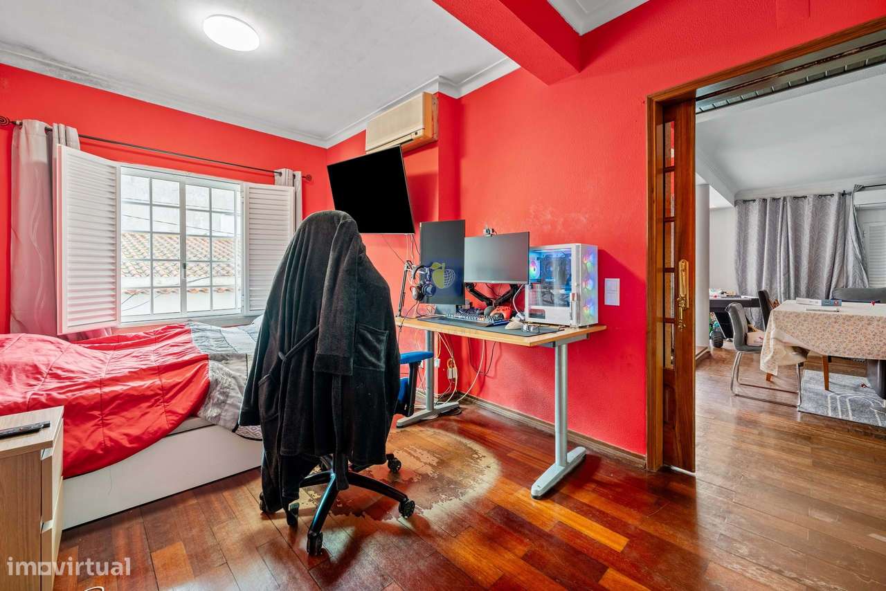 Prédio em Propriedade Total com Terraço, Garagens  no Montijo-9