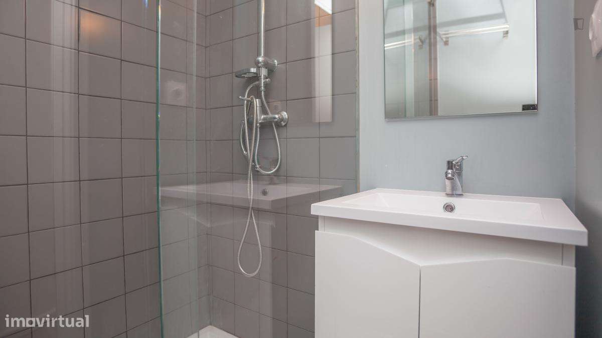 Estúdio - localizado em Santo Ildefonso Porto - Grande imagem: 2/22