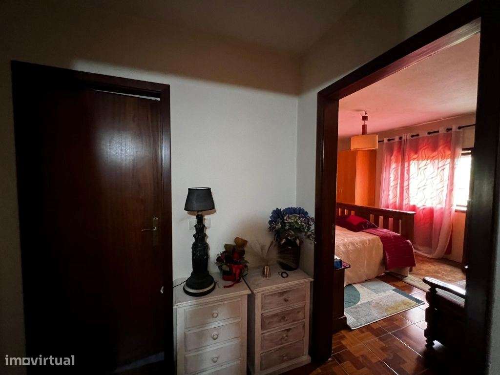 Andar de Moradia T3 com Entrada Independente, Varandas e Sótão  Te...-12