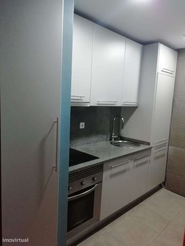 For rent/Arrendo T2 - Frente /In front of high school Almeida Garrett - Grande imagem: 5/14