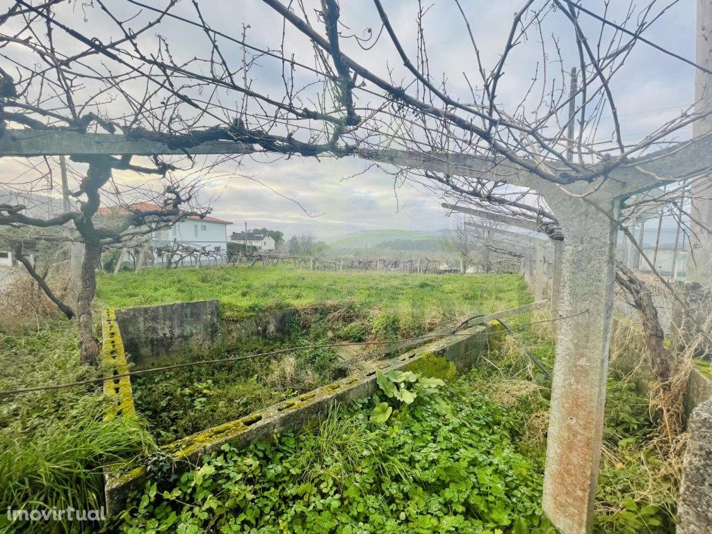 Terreno Urbanizável para venda em Gondarém!