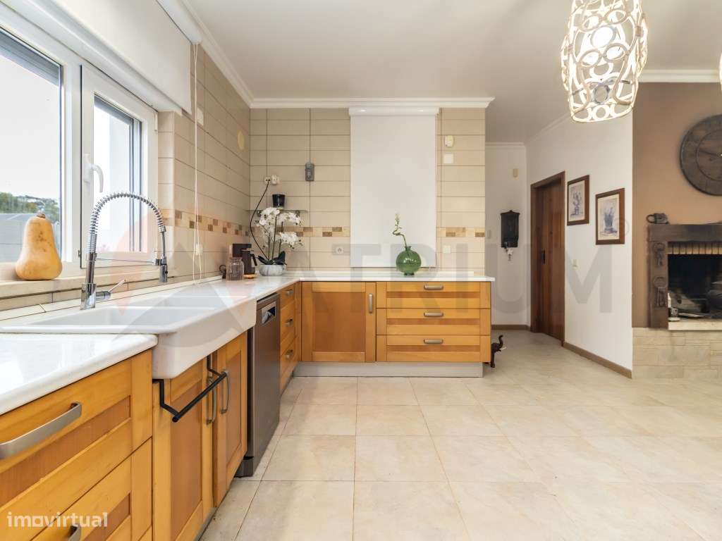 Exclusiva Moradia T6 com Quintinha, Piscina e Elevado Potencial de ...-19