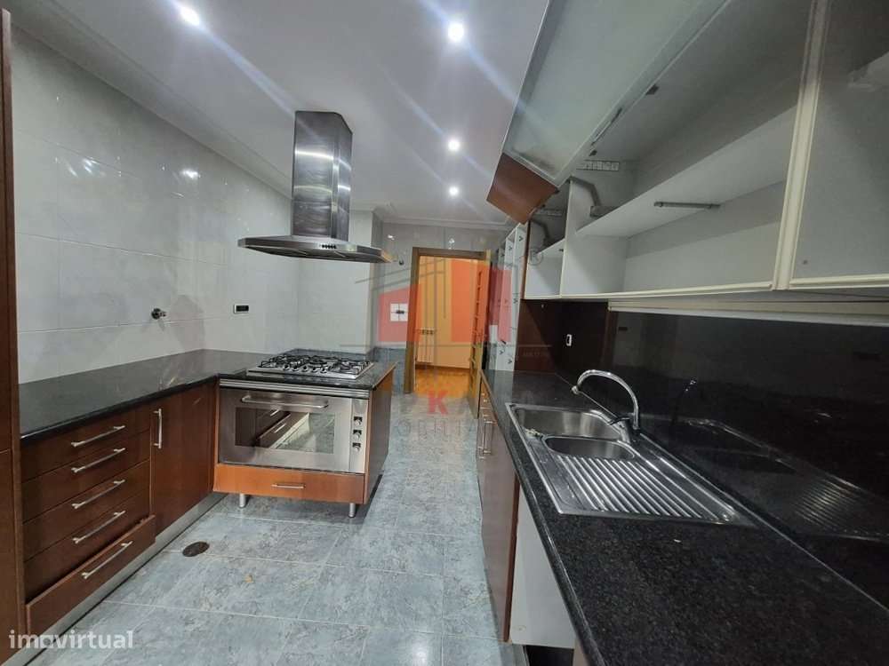 Apartamento T2 em Vila Franca de Xira-12