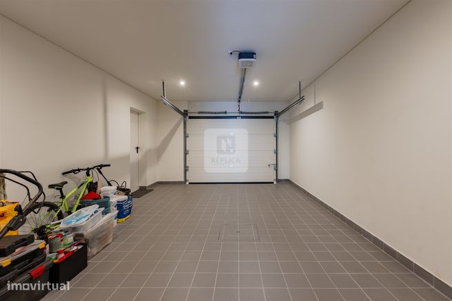 Moradia T3, com jardim e piscina-45