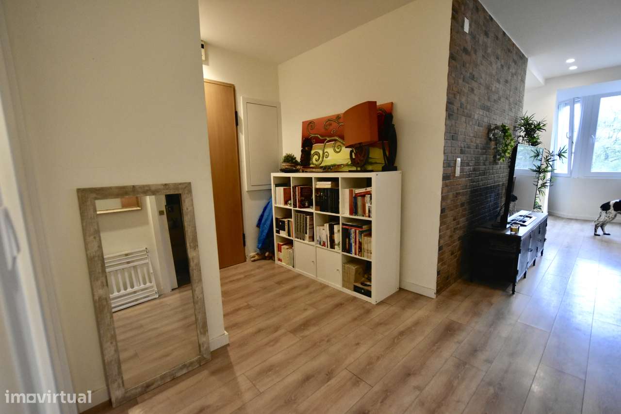 T2 Renovado nas Águas Livres, Damaia|Excelente Estado|Zona Tranquila - Grande imagem: 3/13