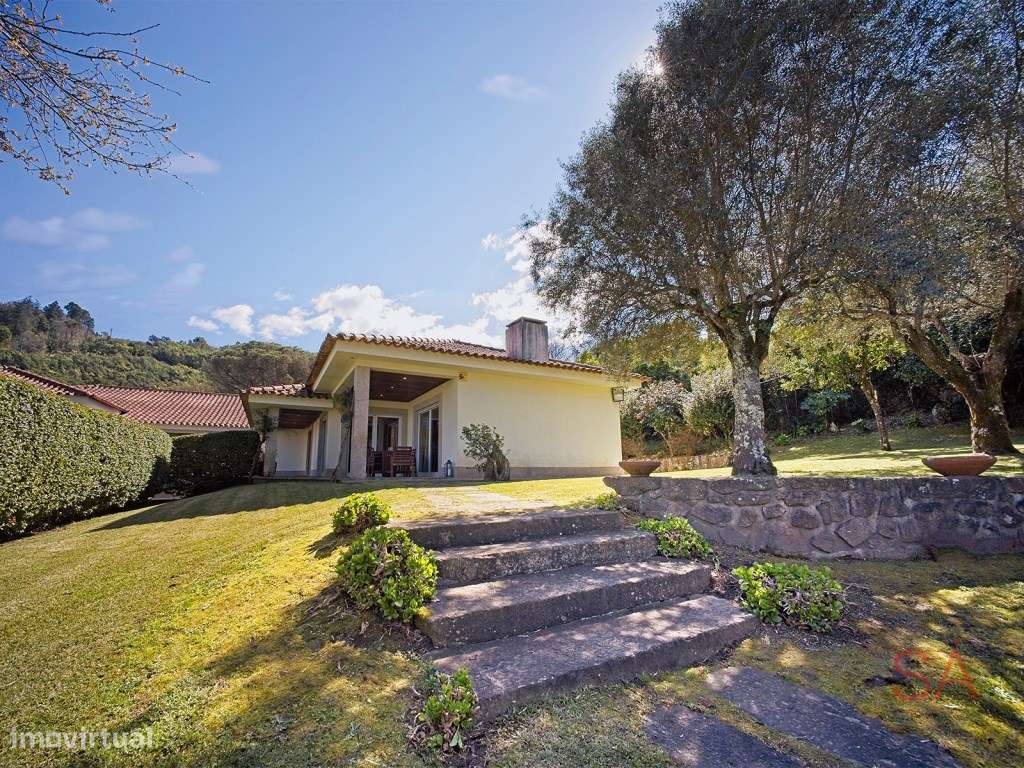 Moradia com piscina, jardim e bosque localizada na Encosta do Bom J...-36