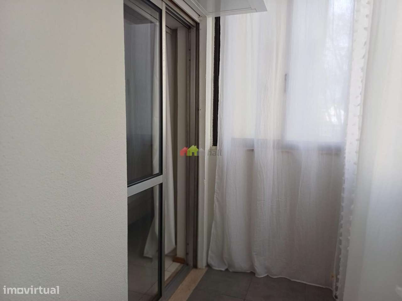 Apartamento T1 com varanda, excelente estado de conservação - Bonfim --11