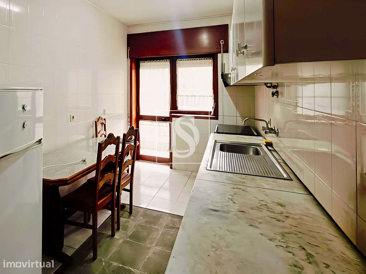 Apartamento T2, ideal para Renovar e Modernizar - Grande imagem: 2/14