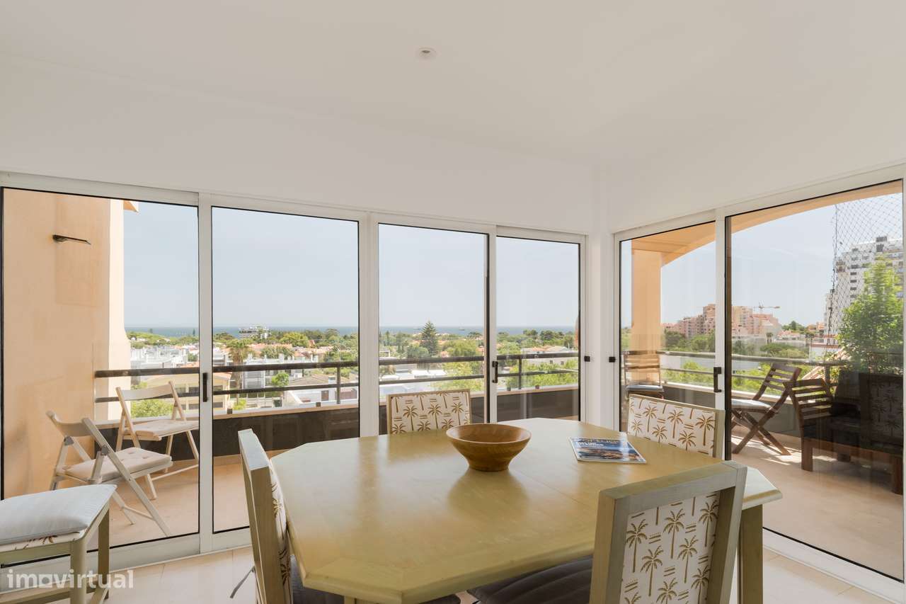 Viva o Sonho de Cascais: Duplex Exclusivo com Vista Mar!-31