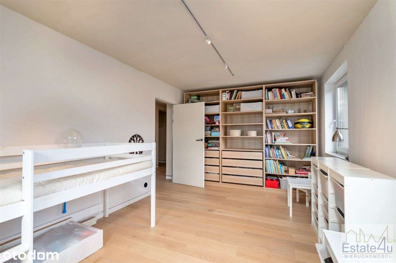 Jak dom, ogród, własny garaż, winda. Przytulne :)-9