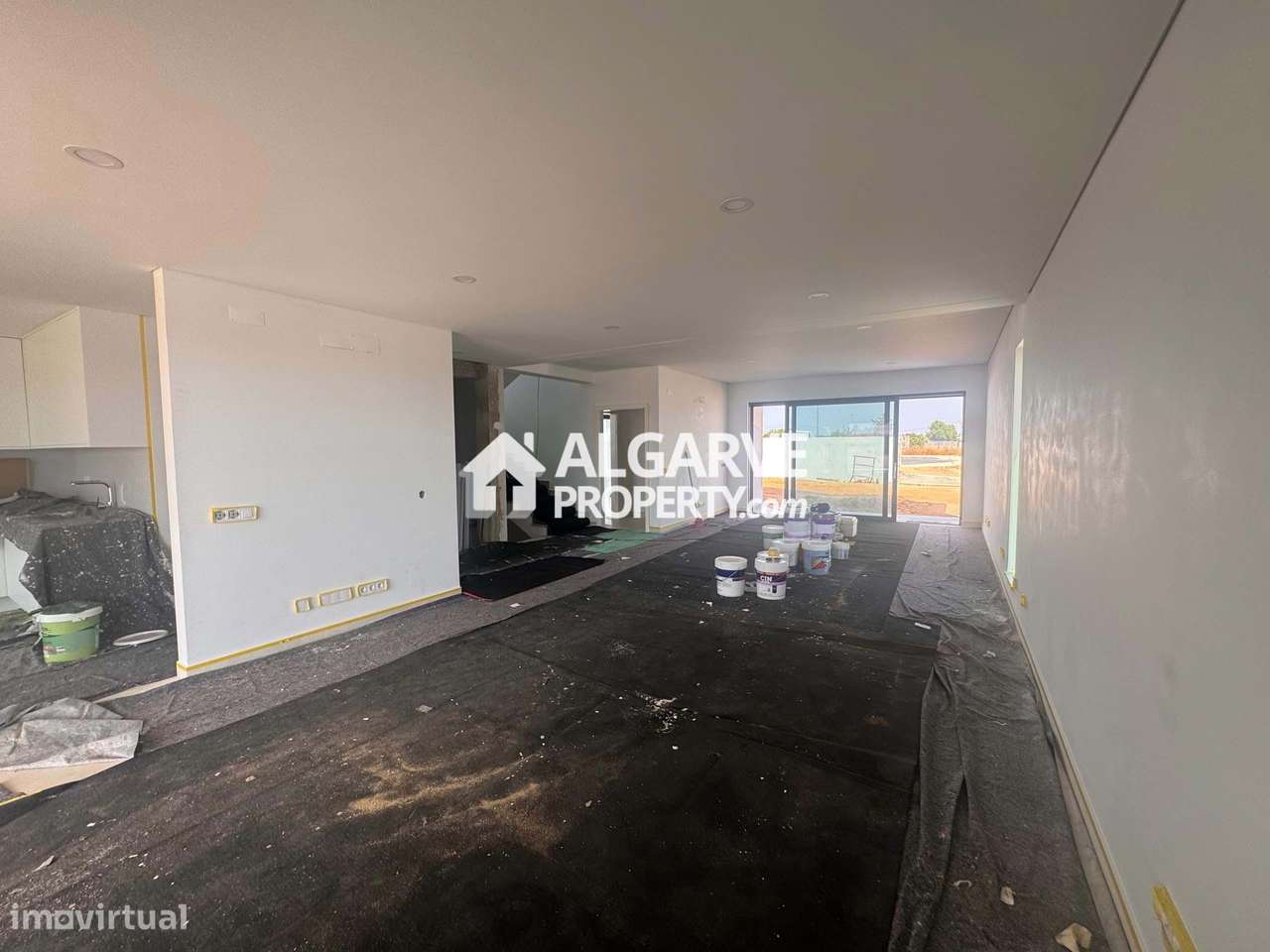 Moradia de Luxo T4 com Piscina e Vista Mar na Guia, Algarve-29