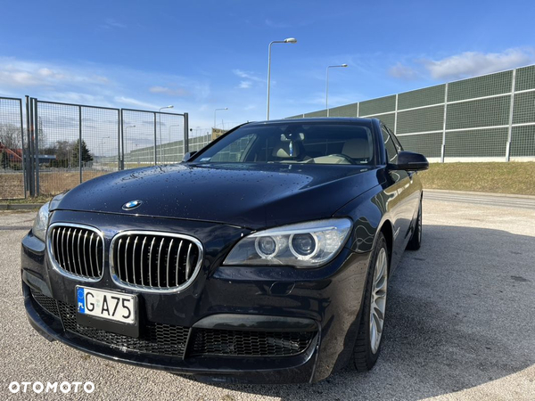 BMW Seria 7 750i xDrive - 2