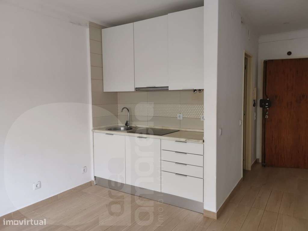 Apartamento T1 totalmente remodelado no Miratejo, Corroios-10