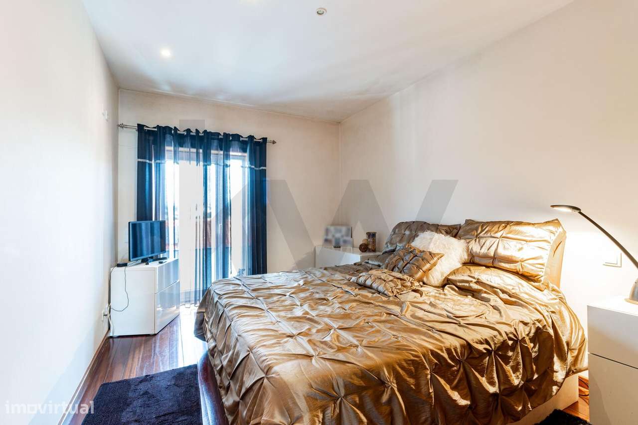 Moradia T3 de 3 Frentes em Sanfins – Santa Maria da Feira-16