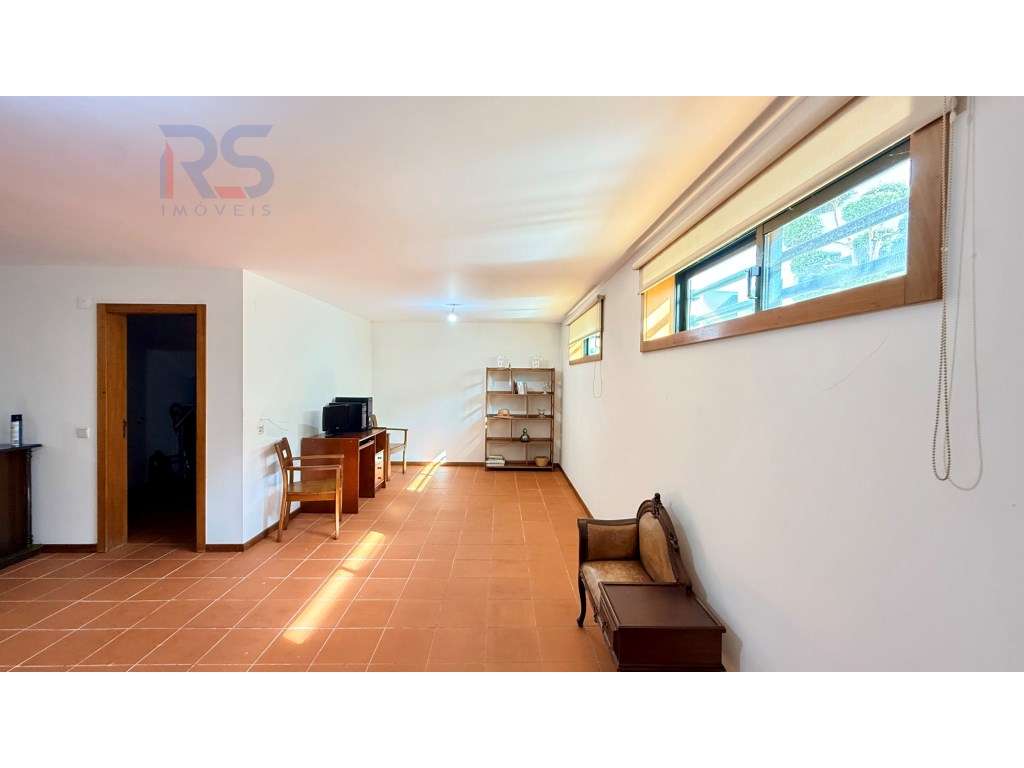 Moradia T4-32