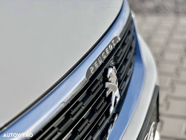 Peugeot 308 - 8