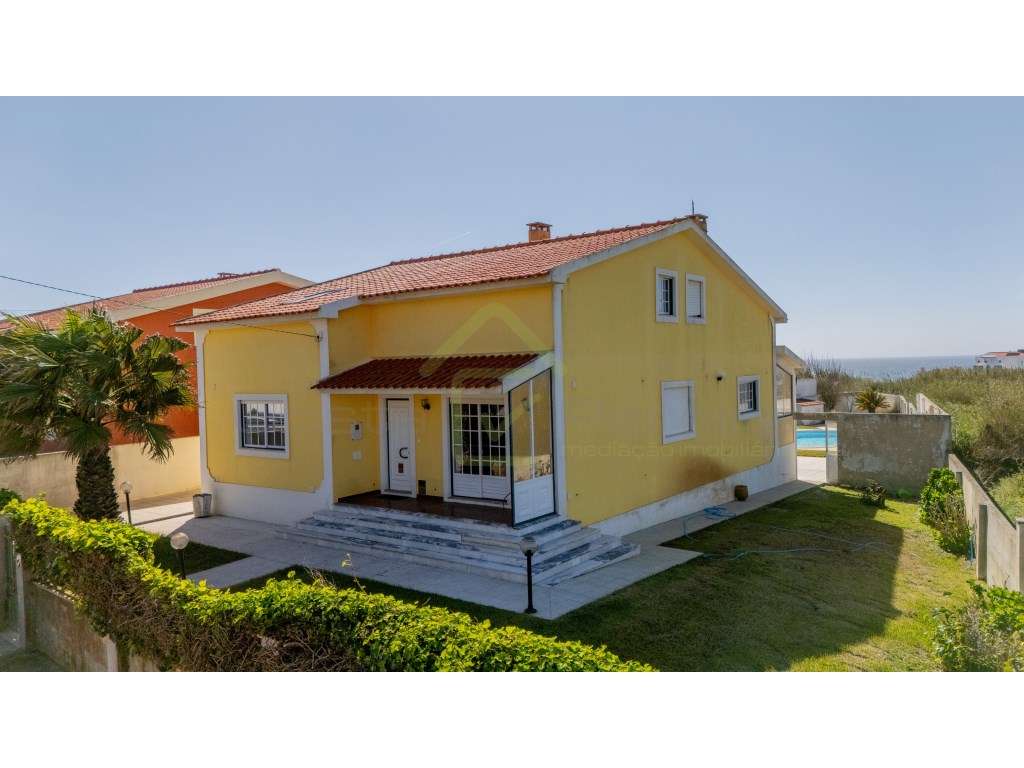 Moradia T2+2 com piscina e vista Mar-0