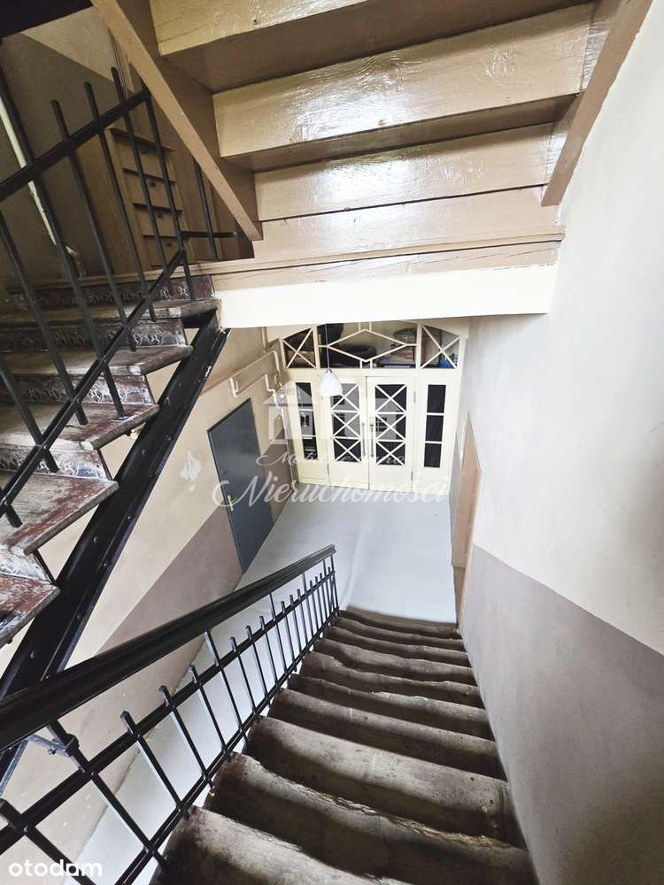 Przestronny dom z ogródkiem i dobrym dojazdem-11