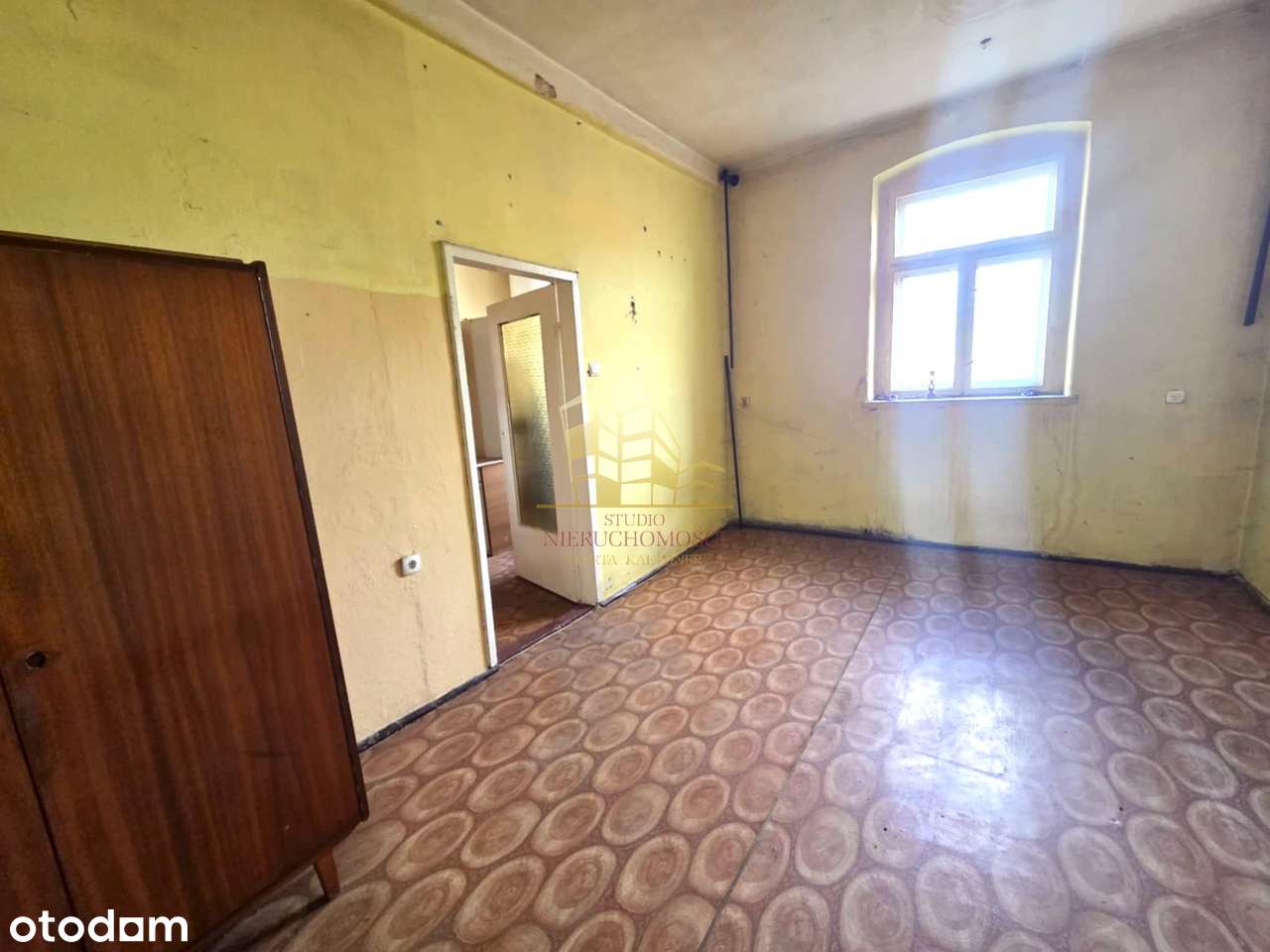 Kawalerka w centrum Piławy Górnej. Polecam!-3