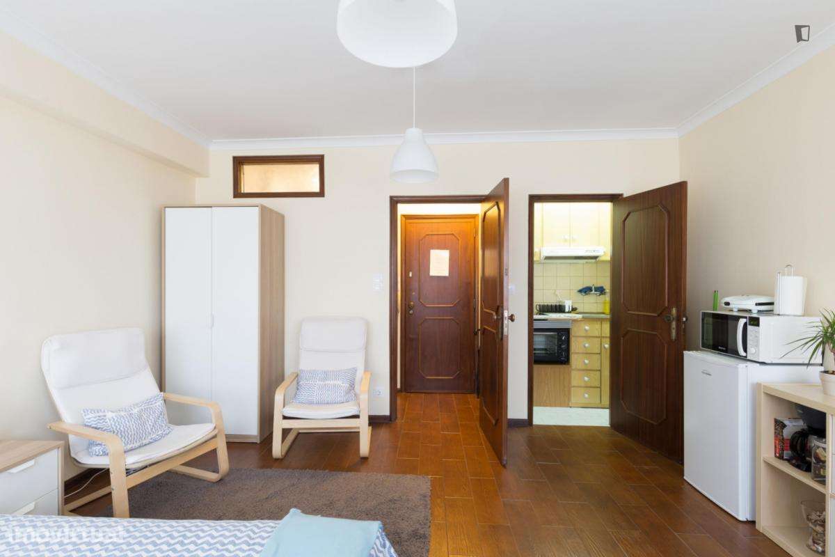 Estúdio - localizado em Cedofeita Porto - Grande imagem: 4/7