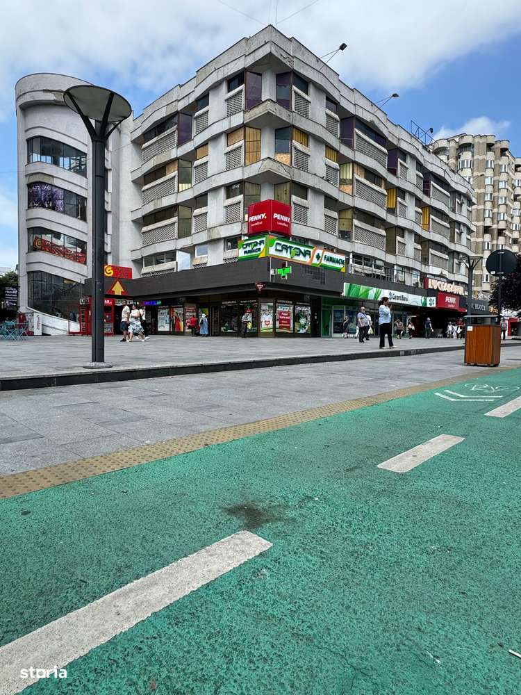 Vand Spatiu Comercial  Bacau , S + P + 1 +4 - Imagine principală: 5/8