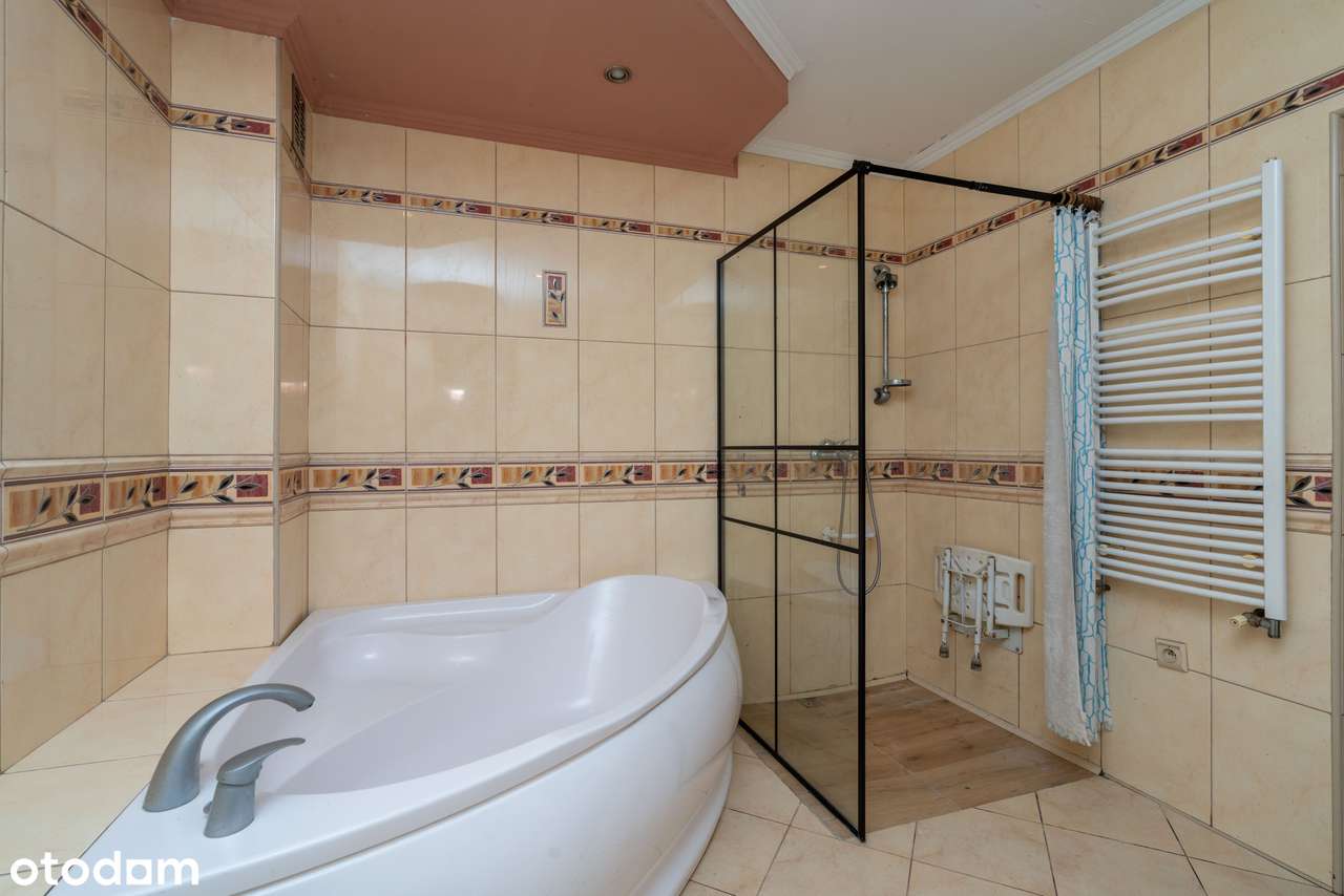 DOM Z POTENCJAŁEM I DWOMA NIEZALEŻNYMI MIESZKANIAMI – RADOCZA.-9