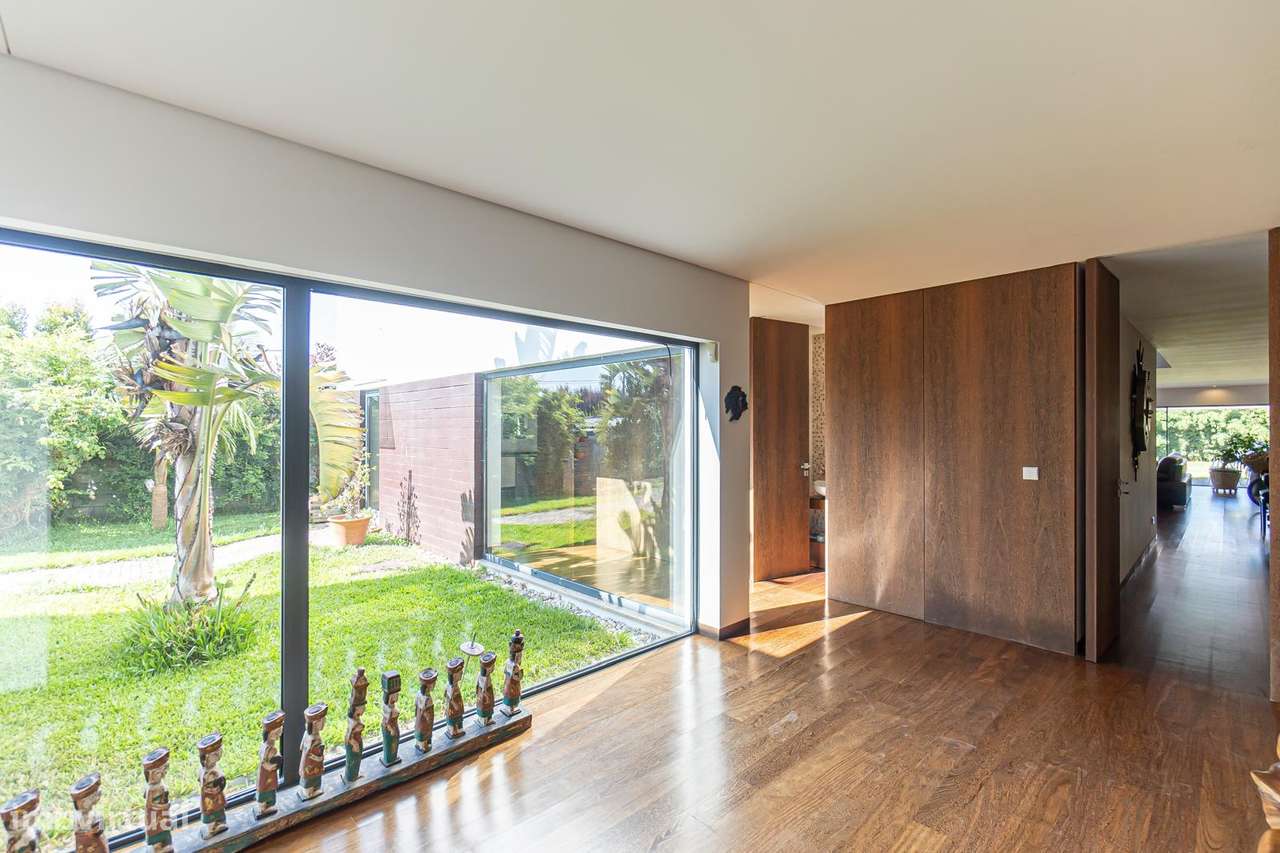 MORADIA TÉRREA T3 de LUXO a 1KM da PRAIA , com 348 m² em LOTE 2300 m²-25