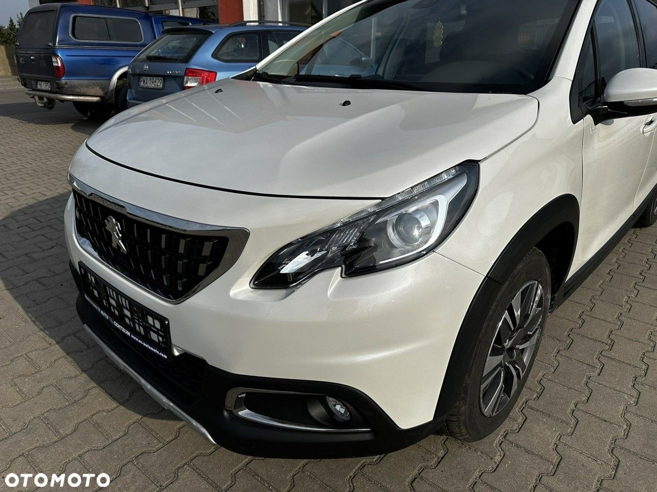 Peugeot 2008 - 4