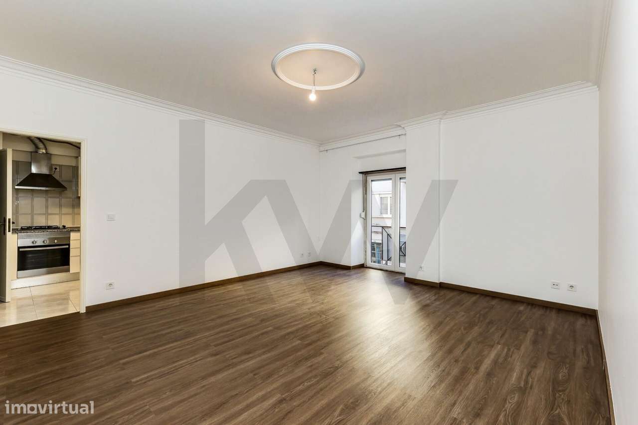 Apartamento T2 com suite e garagem em Campo de Ourique - Grande imagem: 5/21