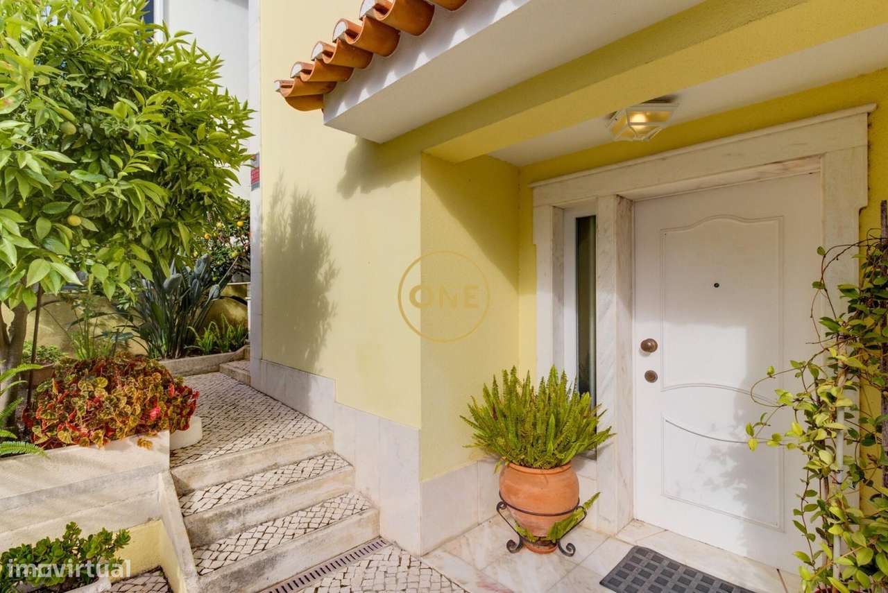 Moradia T4 com Jardim e Garagem na Ramada, Odivelas-48