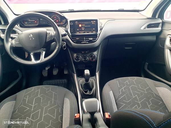 Peugeot 2008 1.2 PureTech Style - 8