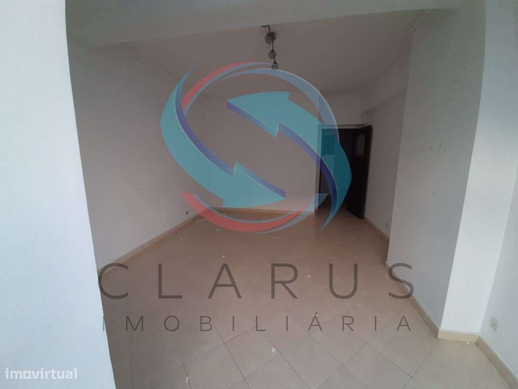 Excelente Apartamento T2 -Almada-20