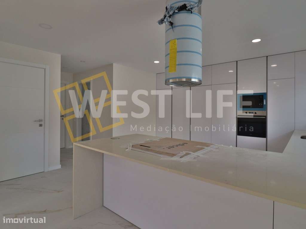 Moradia T5 com piscina e jardim de arquitetura moderna NOVA - 5 min... - Grande imagem: 5/46