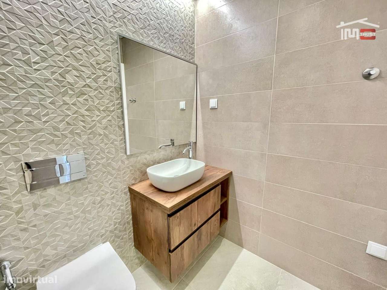 Moradia Térrea T3+1 com Áreas Amplas em Fernão Ferro | Terreno 380...-25