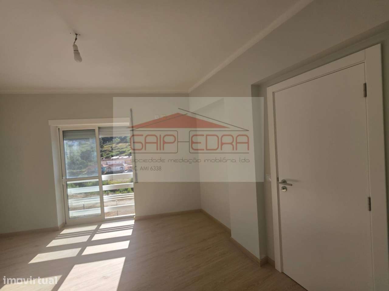 Apartamento T1 com 74 m2 totalmente restaurado Multiusos Alcobaça-13