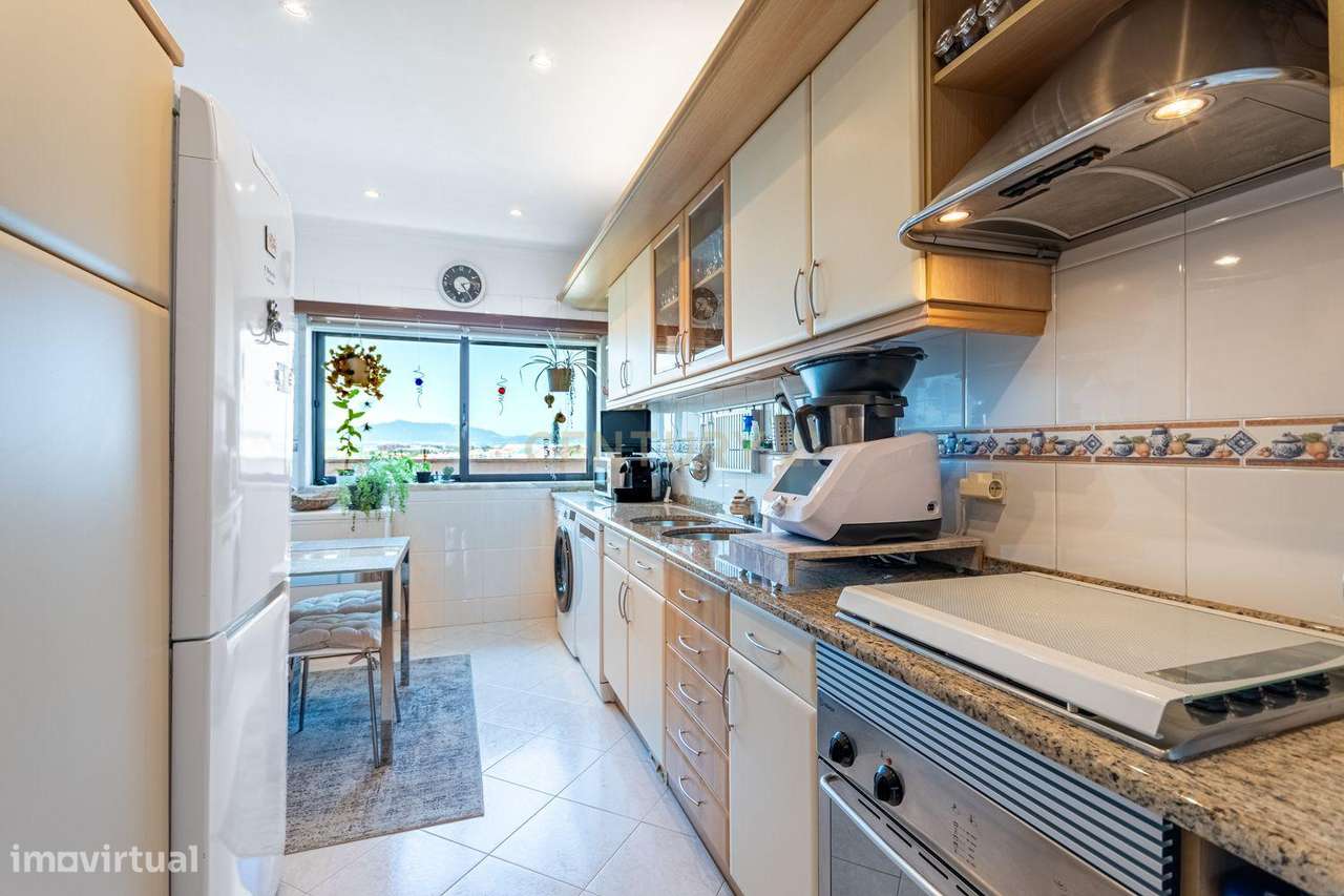 Apartamento Único T2 de 82m2 com Terraço de 75m2 em Porto Salvo-7
