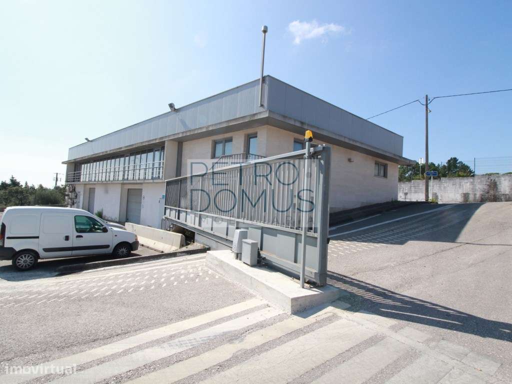 PAVILHÃO COM 2 PISOS PARA ARMAZÉM/ GARAGEM E ESRITÓRIOS (PARA SERVI... - Grande imagem: 4/20