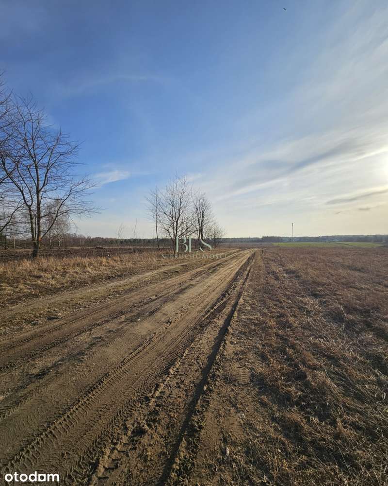 przy gminnej drodze pod zabudowę jednorodzinną-3