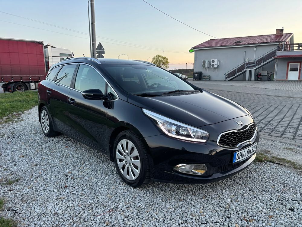 Kia Ceed II 1.6 CRDi 128 Dream Team Edition 2013