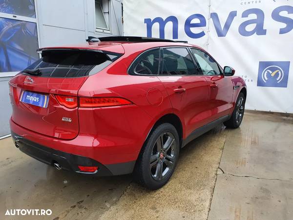 Jaguar F-Pace 25t AWD Pure - 12