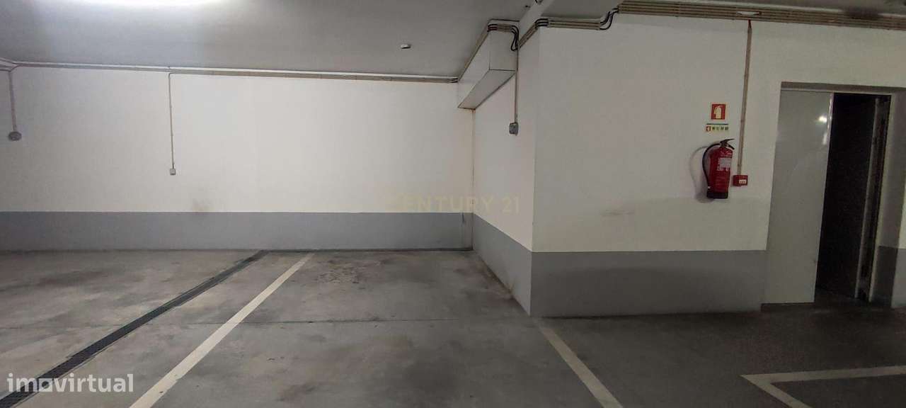 Apartamento T2 com Vista Panorâmica em Valença-24