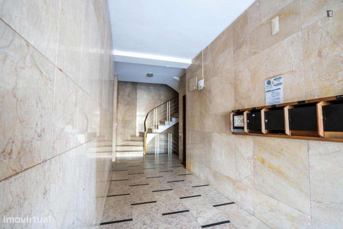 Quarto - localizado em Cedofeita Porto - Grande imagem: 4/8