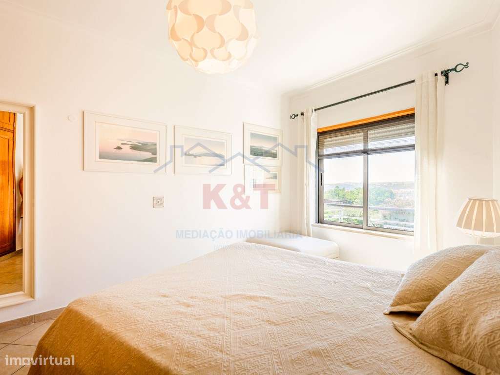 Apartamento T2 com piscina e garagem a 200m do areal-15