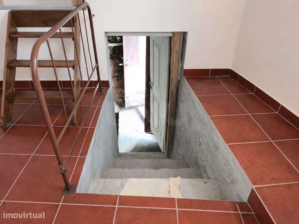 Muito Mais do Que Parece: Casa com traça tipicamente beirã. T1 com ...-17
