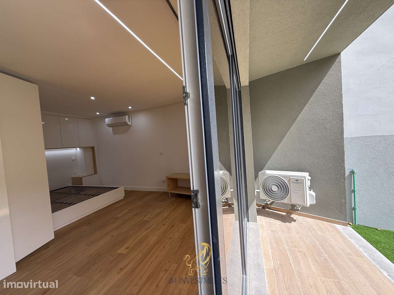 Apartamento Novo T0 com Jardim-23