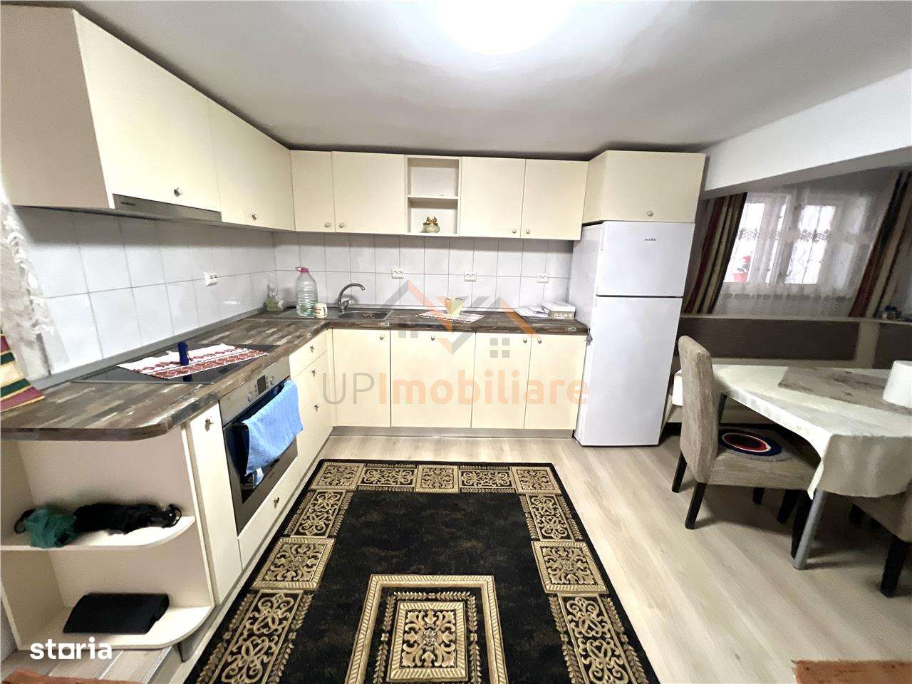 VILA CU 11 CAMERE, BEIUS - Imagine principală: 4/20