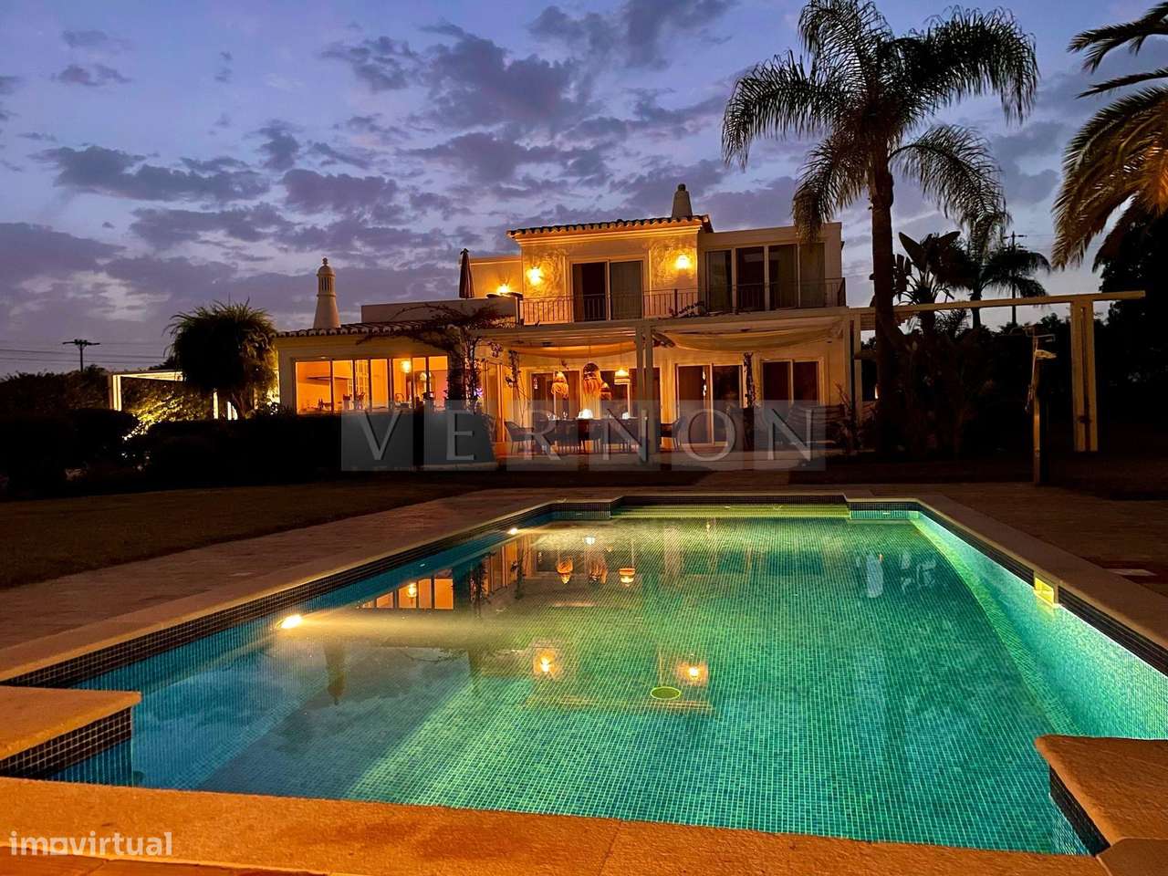 Algarve, Caramujeira,  para venda moradia V3 espaçosa renovada com vis-55