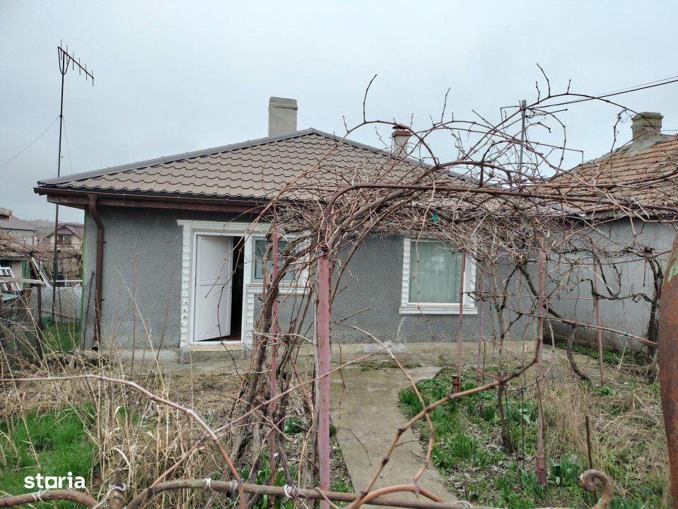 exclusivitate! Casa batraneasca trei camere, acoperis nou, Valu lui Tr