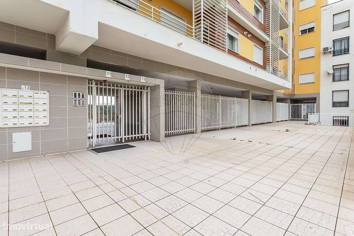 Apartamento T3 à venda em Feijó-28